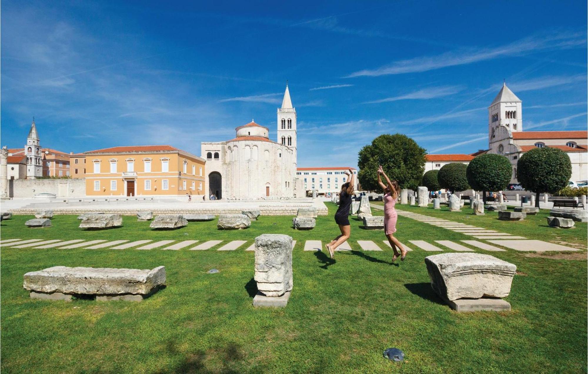 2 Bedroom Gorgeous Apartment In Zadar Extérieur photo